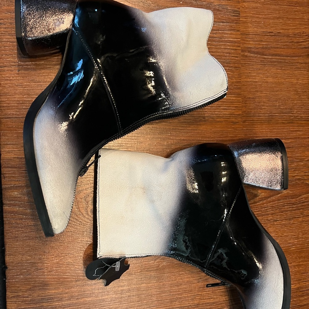Ombre front zip booties